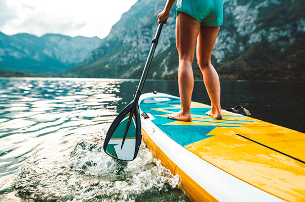 Frau auf SUP